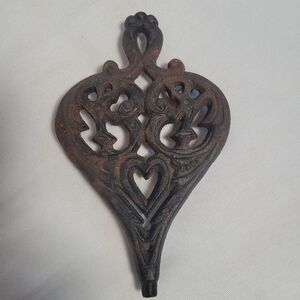 Vintage Cast Iron Spade Heart Trivet Wilton